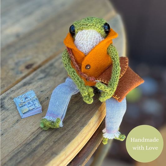 Cute Knit Frog, Amigurumi Woodland Creature