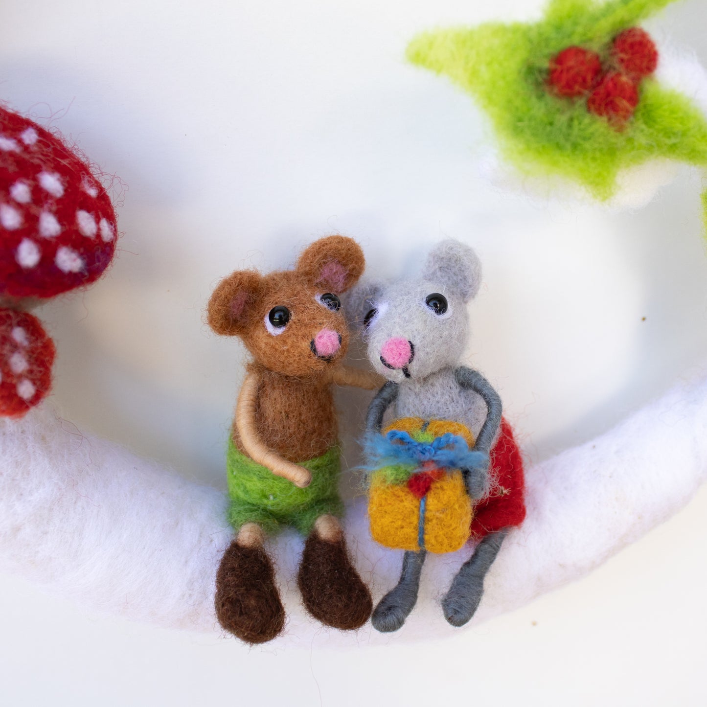 Needle Felted Wreath with 2 Sweet Little Mice, Holiday Decor, Wallhanging for Baby Nursery or Play Room